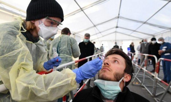 Almanya 'ikinci dalga' tehlikesine karşı Kovid-19 tedbirlerini sıkılaştırıyor