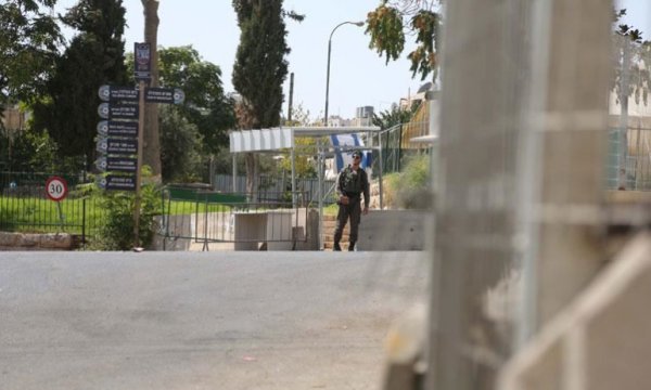 İsrail'den açlık grevine başlayan 32 Filistinli tutukluya hücre cezası 