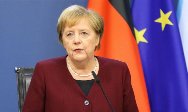 Merkel: DEAŞ Irak için tehdit olmaya devam ediyor