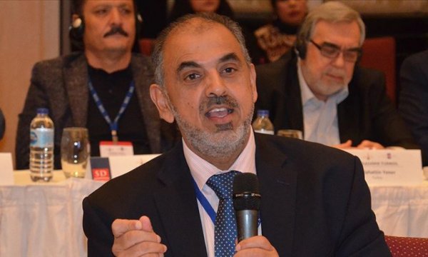 İngiltere Lordlar Kamarası üyesi Ahmed'den Macron'a tepki: Peygamberimize saygı gösterin
