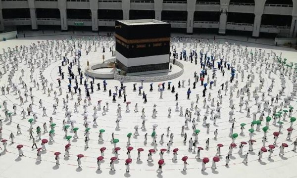 Yurt dışından ilk umreciler bugün kabul edilecek