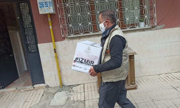 Avrupa kökenli STK’lar İzmirli depremzedelerin yanında