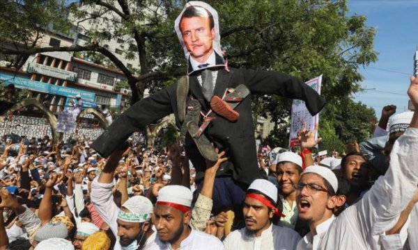 Bangladeş'te Fransa karşıtı miting