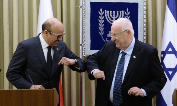 İlk resmi Bahreyn heyetinin siyonist İsrail’e ziyaretinin amaçları