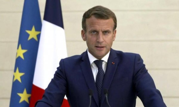 Macron yine Müslümanlara hakareti savundu