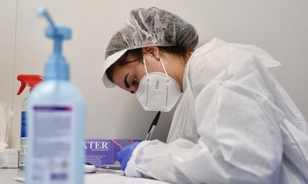 Fransa'da Kovid-19 vaka sayısı düşüyor, virüse bağlı can kaybı sayısı artıyor
