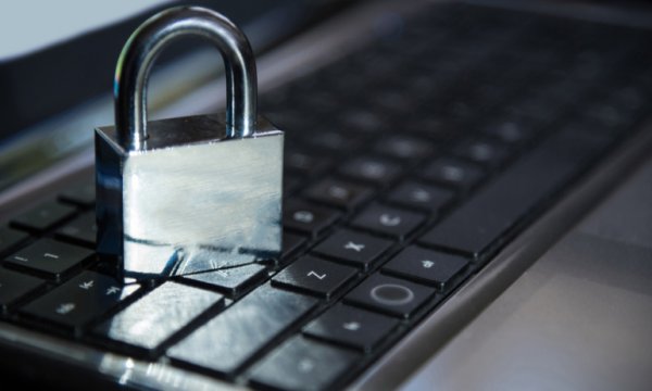 Alman Federal Polisine telefonları dinleyip ve E-postaları okuma yetkisi