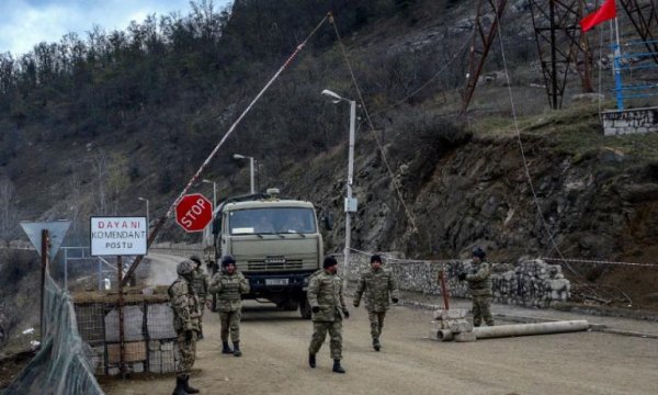 Azerbaycan ordusu 28 yıldır işgal altındaki Laçın'a girdi