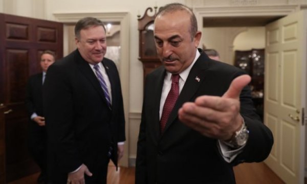 Çavuşoğlu, Pompeo ile tartıştı: ABD Suriye'de terörist oluşumları destekledi