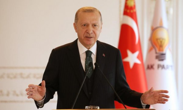 Erdoğan: Macron Fransa'nın başına beladır