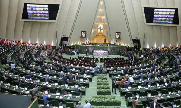 İran meclisi, ülkedeki nükleer faaliyetlerin hızlandırılmasını öngören tasarıyı kabul etti
