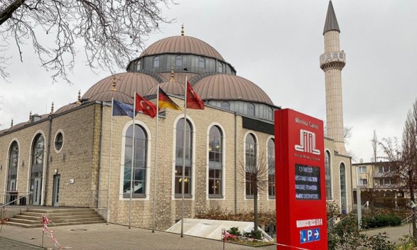 Almanya'da camiye İslamofobik içerikli mektup gönderildi