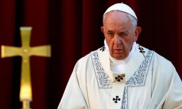 Papa, Irak’ı ziyaret edecek