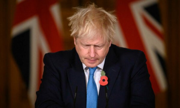 İngiltere Başbakanı Johnson'a ilginç soru: Yurtdışında bizi temsil ediyorsunuz saçlarınız neden hep dağınık?