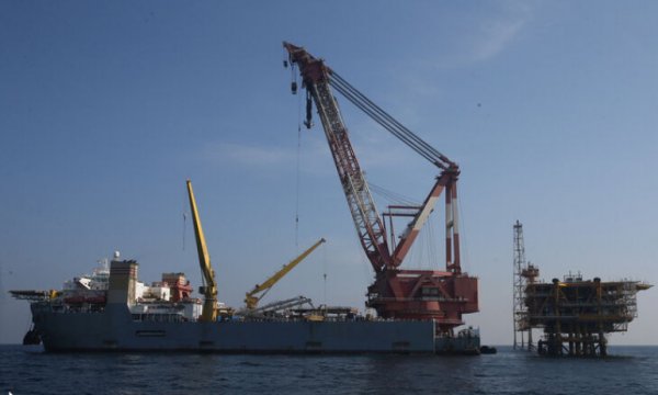 İran'ın petrol ihracatı hiçbir zaman durdurulmadı