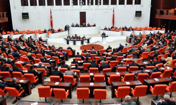 Türkiye'de 4 siyasi partiden ABD yaptırımı için ortak bildiri