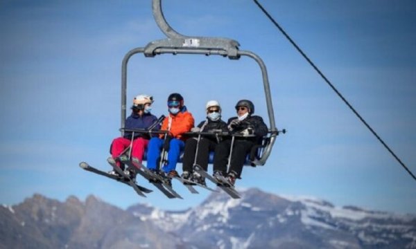 İsviçre'de panik: Kayağa gelen binlerce İngiliz turistin peşine düştüler
