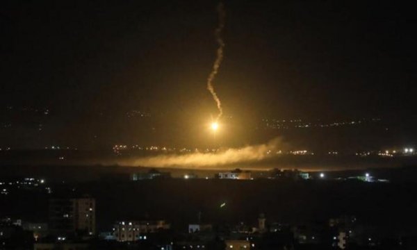 Suriye İsrail'in saldırılarına karşılık vererek engelledi