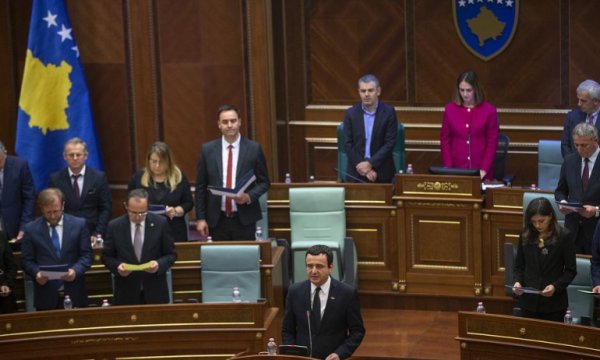 Kosova'da Başbakan ve bakanların maaşları yarıya inecek