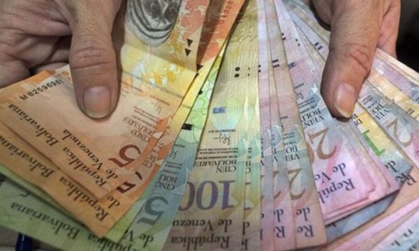 Bloomberg: Rusya, Venezüella için para basacak