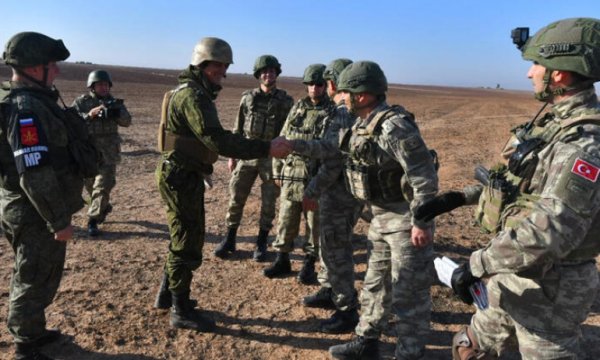 Moskova: Türk askerleri, Ruslarla yeniden devriye gezmeye başladı