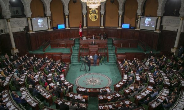 Tunus'taki Nahda Hareketi Partisi hükümet krizinden zaferle çıktı