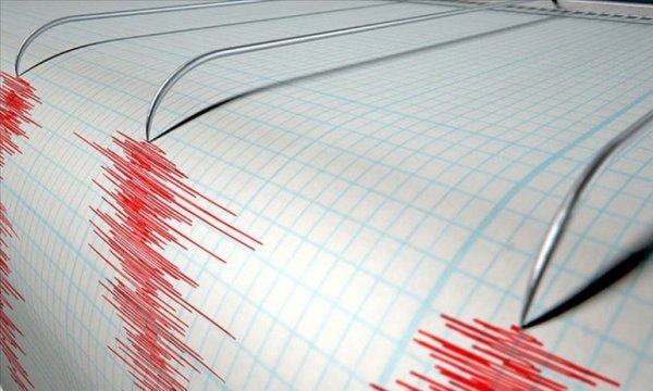 Endonezya'da 6,7 büyüklüğünde deprem