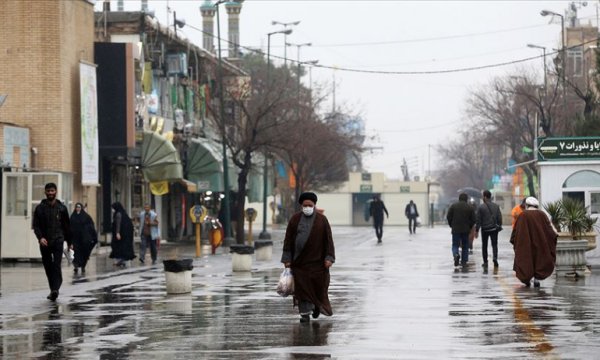 İran Sağlık Bakanı Nemeki 11 eyalette halka sokağa çıkmamaları çağrısında bulundu