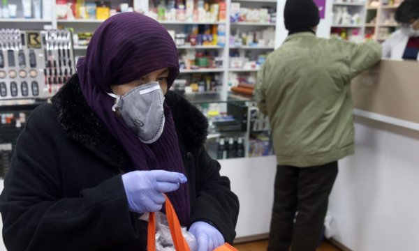 İran'da koronavirüs nedeniyle ölü sayısı artıyor