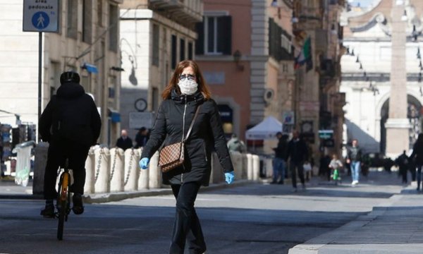 İtalya'da iki bakan yardımcısında Kovid-19 çıktı 