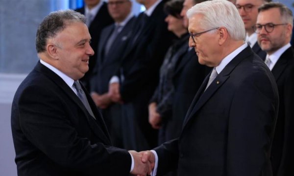 İsrail’in Berlin Büyükelçisi yeni tip koronavirüse yakalandı 