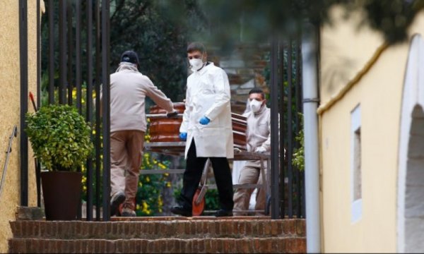 Almanya'da 5 Türkiyeli daha Kovid-19 nedeniyle hayatını kaybetti