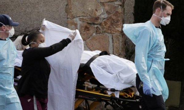 ABD'de koronavirüs salgını nedeniyle bir günde 1047 kişi hayatını kaybetti