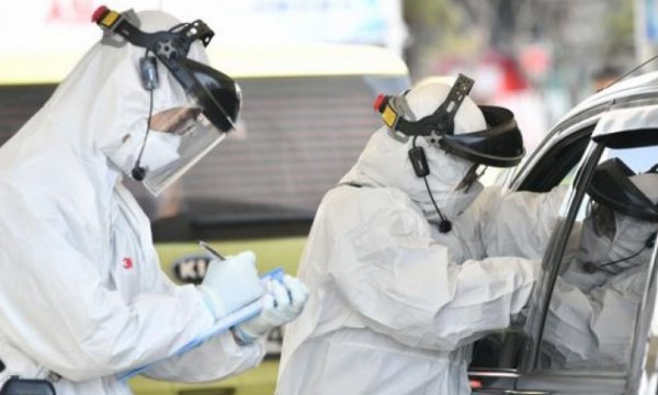 İngiltere'de Kovid-19 nedeniyle hayatını kaybedenlerin sayısı 4934 oldu