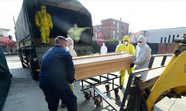 İtalya'da Kovid-19 kaynaklı can kaybı 17 bin 669'a yükseldi