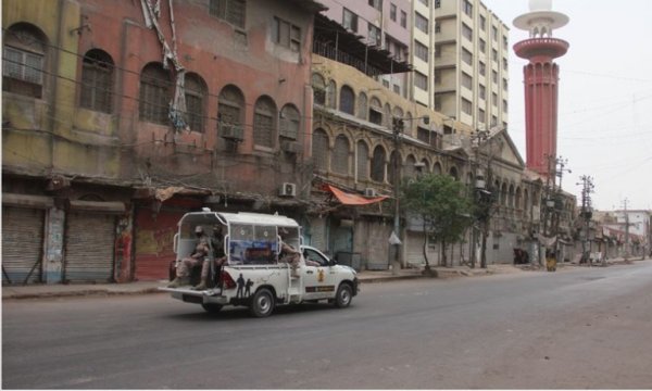 Pakistan'da en yüksek sayıda günlük Kovid-19 vakası kayda geçti 