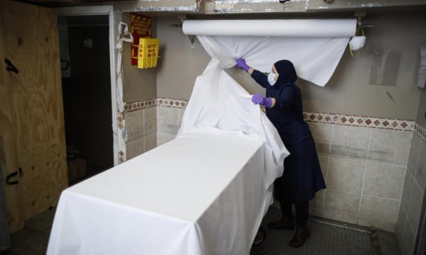 Fas'ta Kovid-19'dan vefat edenlerin cenazelerinin yıkanmamasına cevaz verildi