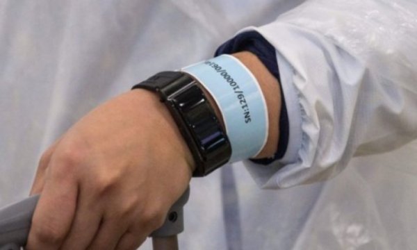 Güney Kore'de karantinayı ihlal edenler elektronik bilekliklerle izlenecek 