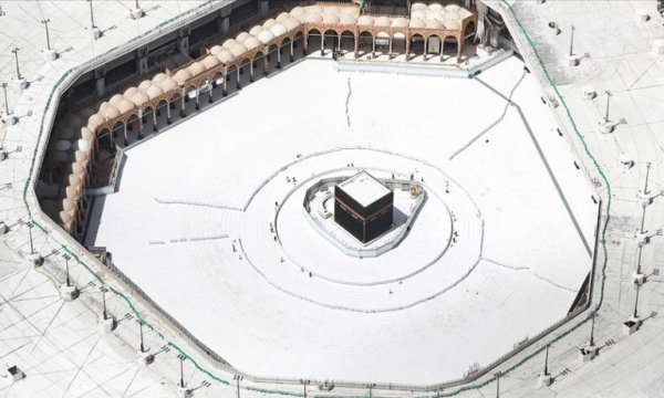 Kabe'de ramazan boyunca teravih cemaatsiz kılınacak
