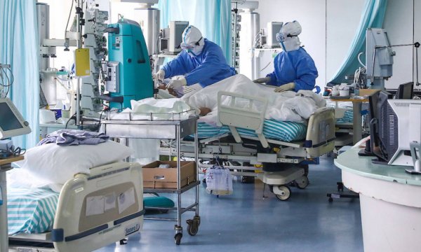 Dünya genelinde tedavisi süren Kovid-19 hasta sayısı 2 milyonu aştı