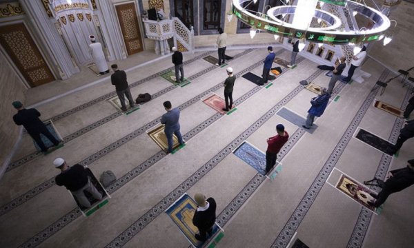 Almanya’da camiler yeniden ibadete açıldı