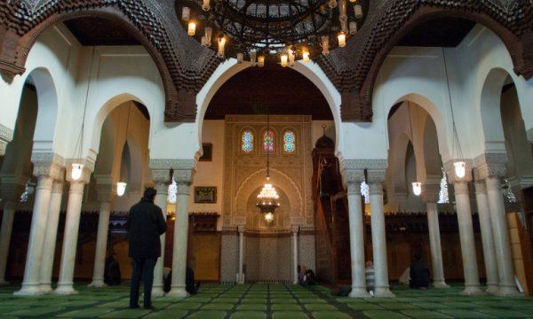 Fransa'daki Müslüman kuruluşlarından hükümete 'Müslümanlara ayrımcılık' tepkisi