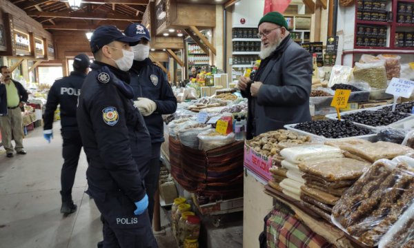 Önlemler gevşetilirken korona pusuda bekliyor