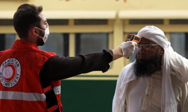 Pakistan'da Kovid-19 vaka sayısı 20 bini aştı