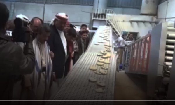 Fedek Yemenliler için ekmek fabrikası kurdu