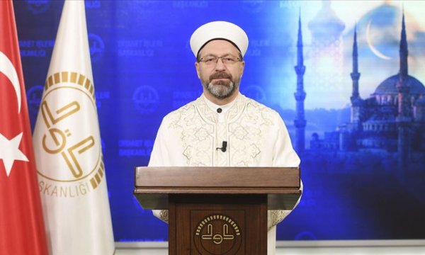 Erbaş: Yarını umutla bekledik, dünü tefekkür ettik ders almaya çalıştık