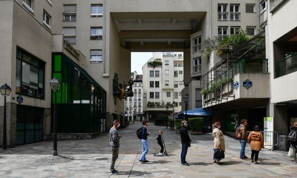 Fransa'da Kovid-19 tedbirlerinin gevşetilmesinde ikinci aşama