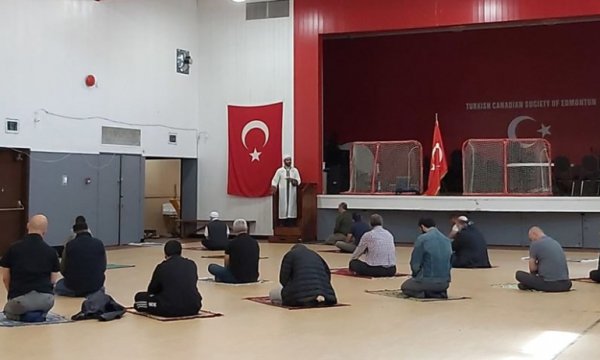 Kanada'da 2,5 ay sonra ilk cuma namazı kılındı