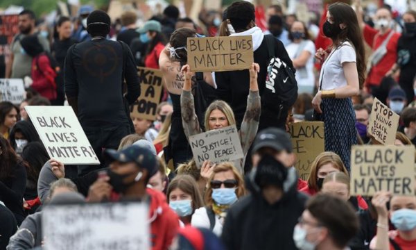 ABD'lilerin çoğunluğu Floyd gösterilerini desteklerken Trump'ın tutumunu onaylamıyor