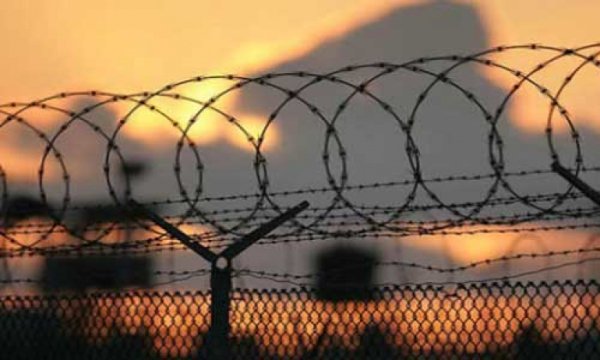 BAE'de cezaları biten insan hakları aktivistleri tahliye edilmiyor 